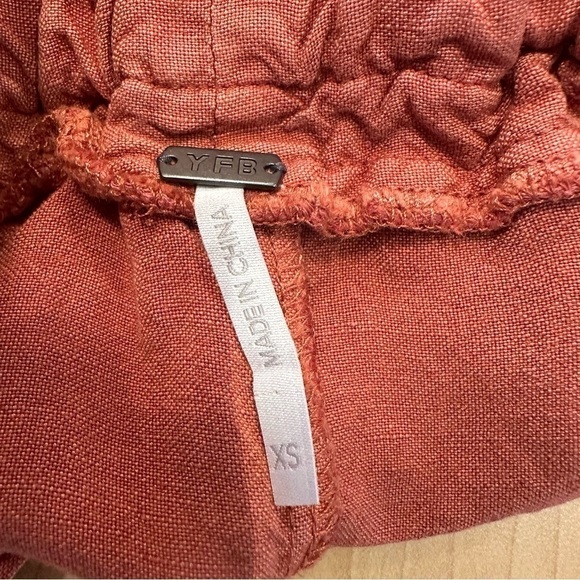 YOUNG Broke & Fabulous-Linen Blend Shorts With Raw Hem (Size:XS) - Picture 8 of 8
